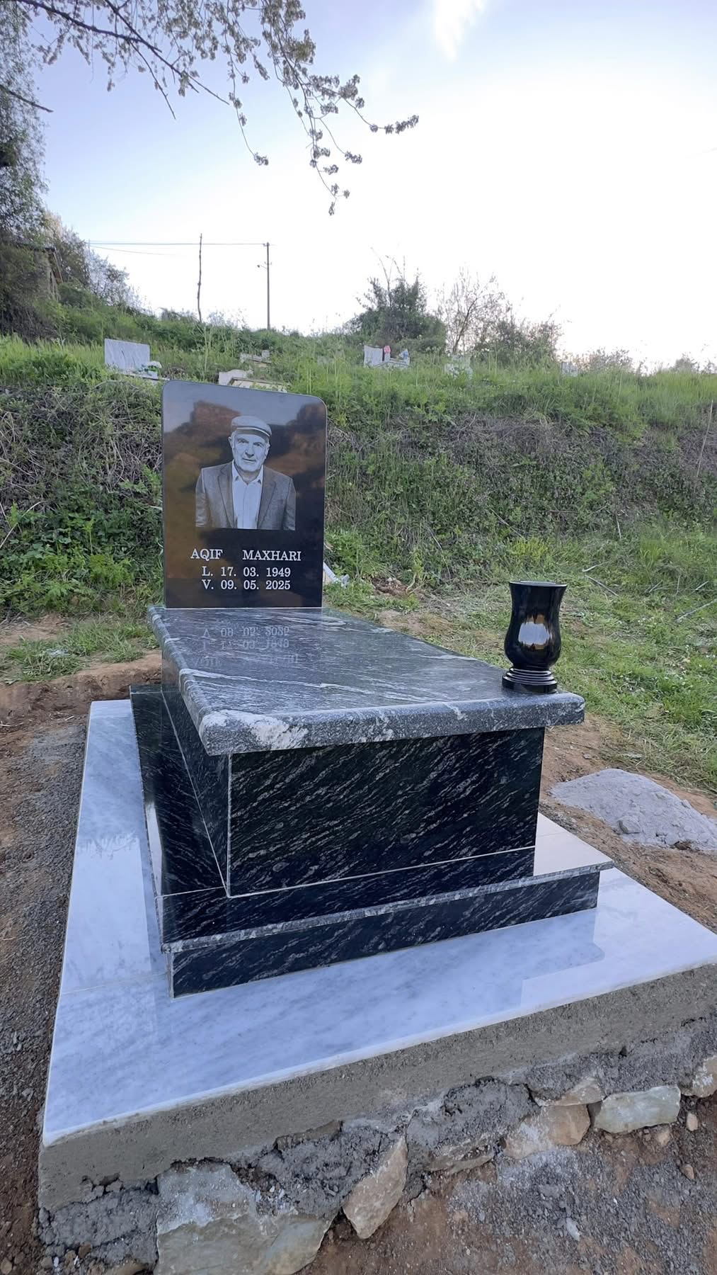 Monument nga Shërbimet Funerale Muçi 15