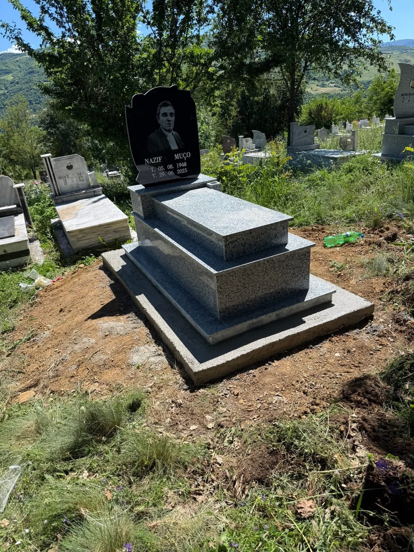 Monument nga Shërbimet Funerale Muçi 6