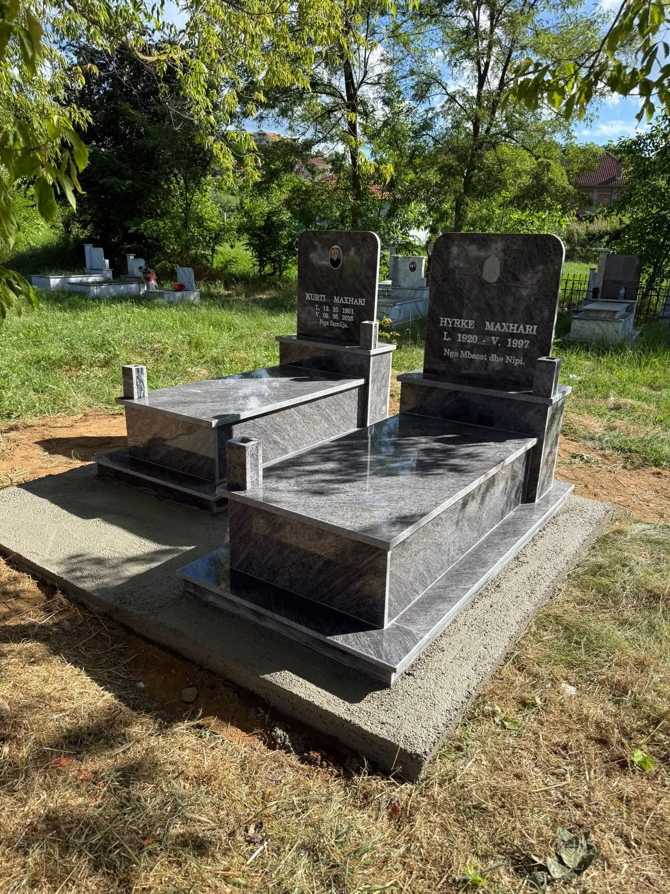 Monument nga Shërbimet Funerale Muçi 1