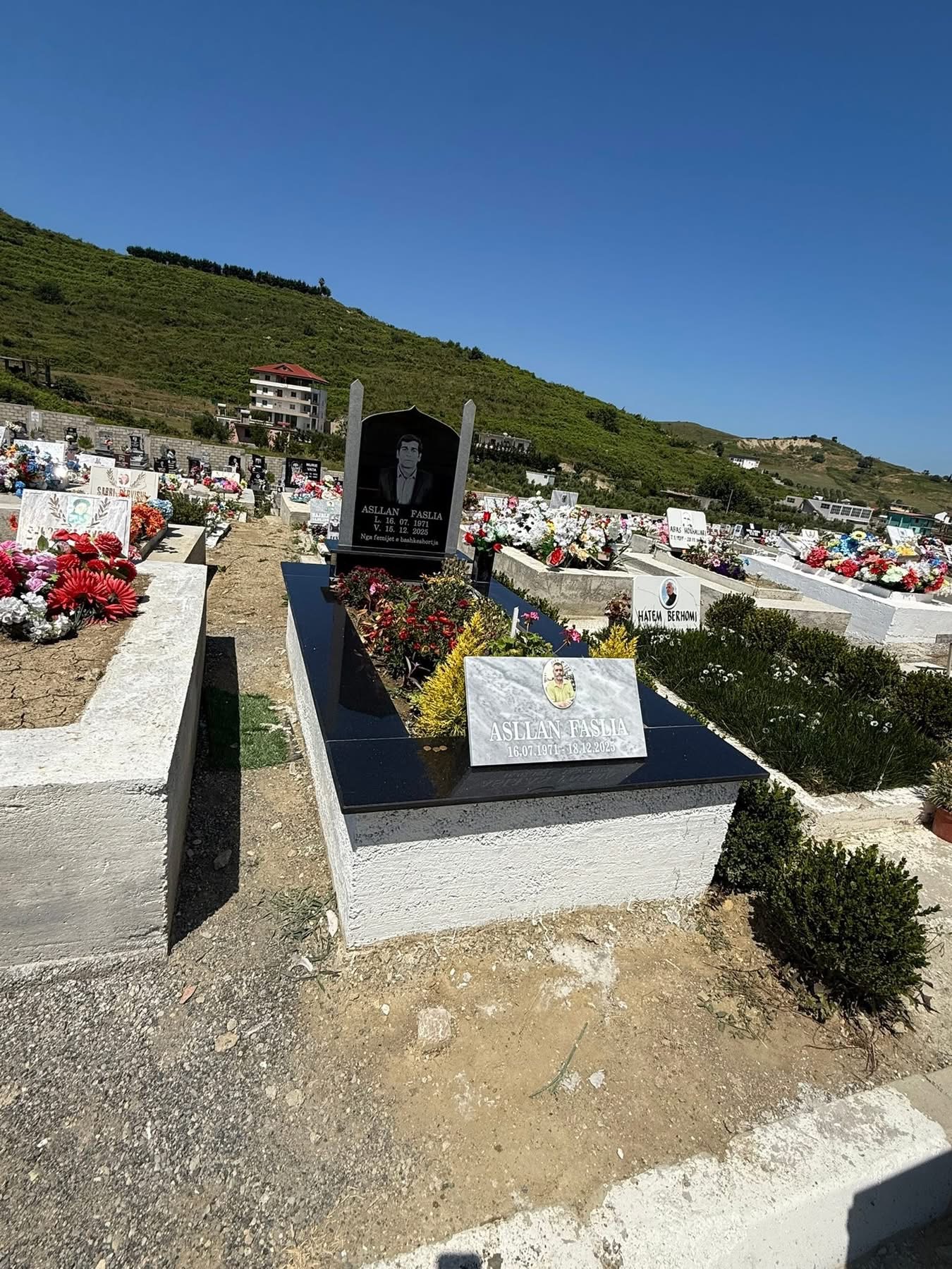 Monument nga Shërbimet Funerale Muçi 5